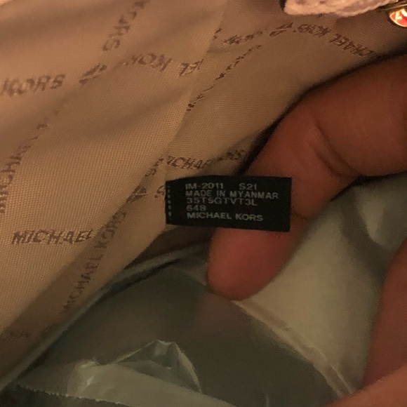 Michael Kors tote - Picture 8 of 11